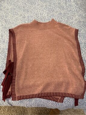 Sleeveless Crewneck Knit Vest in Dusty Rose with Maroon Trim